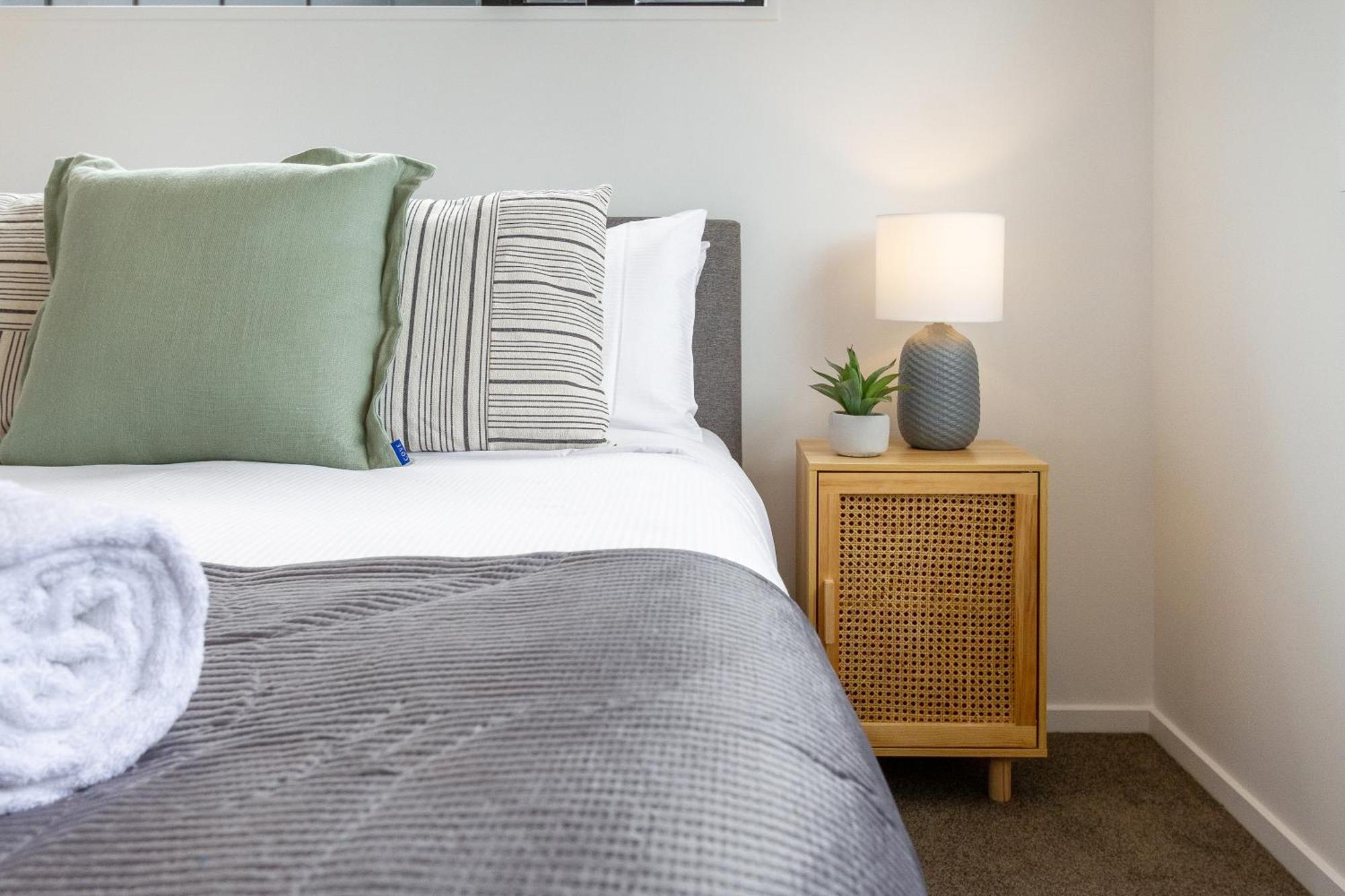 2Br Townhouse: Cosy, Close To City, Car Park Christchurch Buitenkant foto